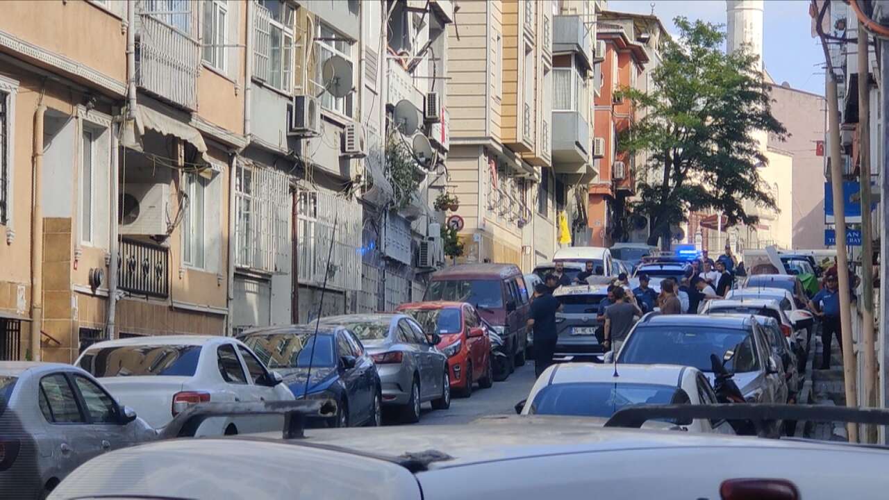 Bir evde 3 ceset! Eşini ve kızını öldürüp, kendi yaşamına son verdi 1